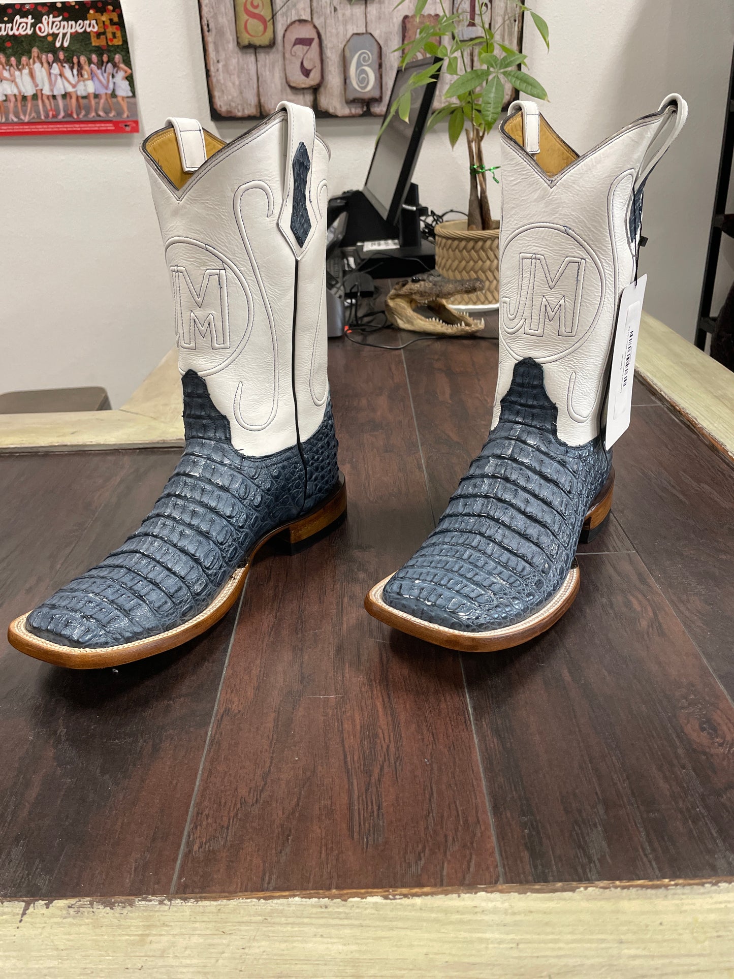 Lomo de Caiman- Blue Jean