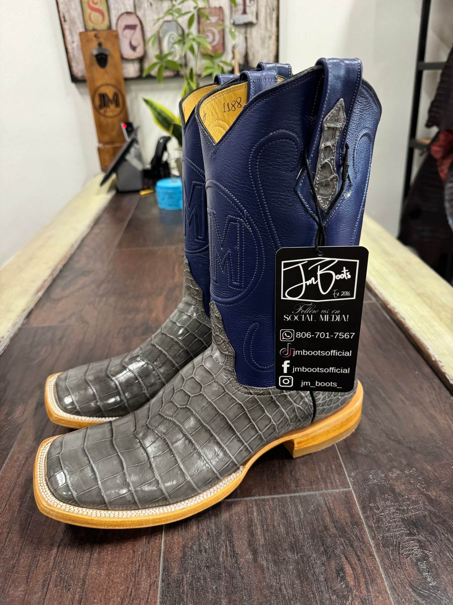 Alligator Belly- Gray