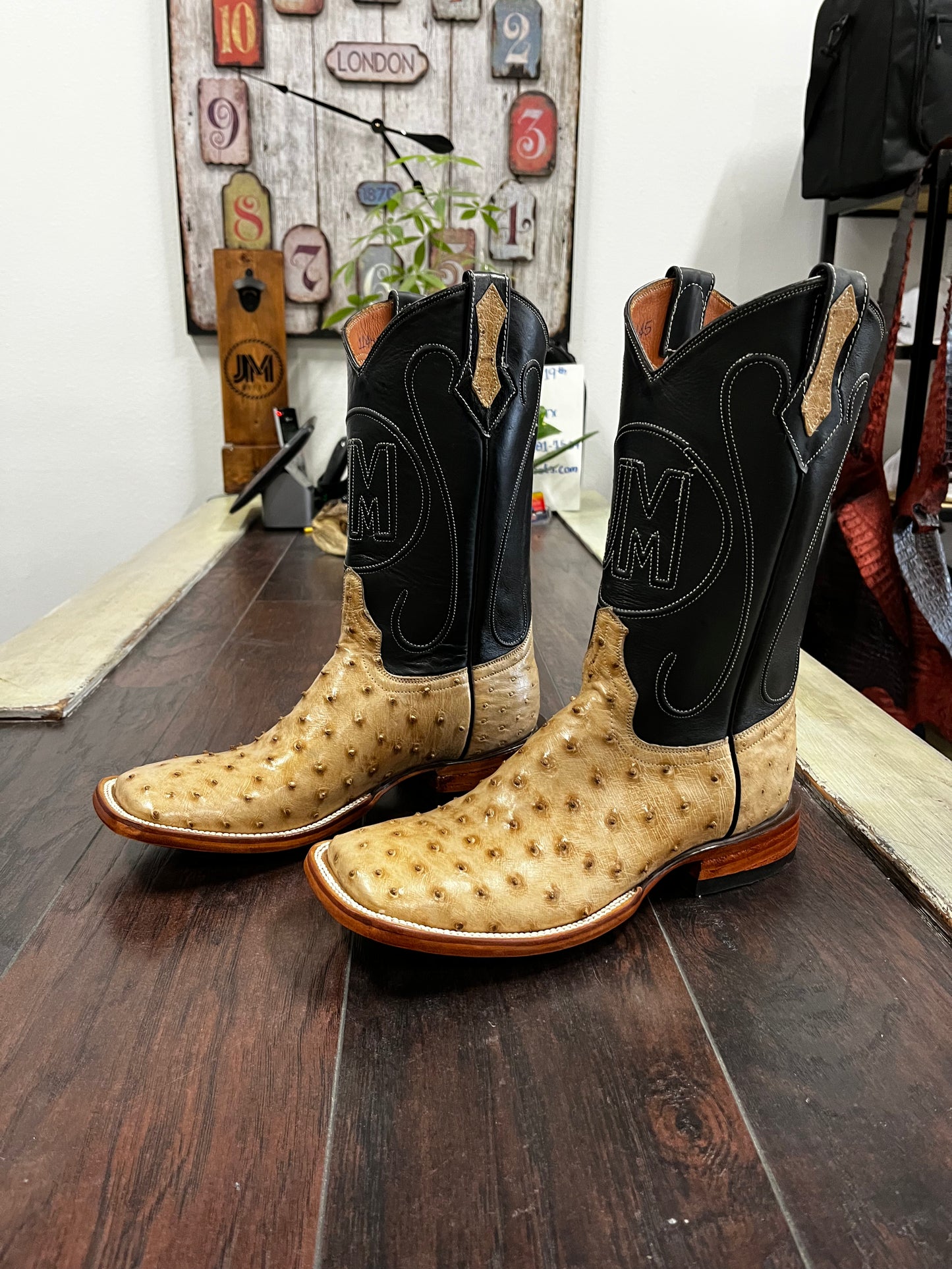 Ostrich - Tan vintage