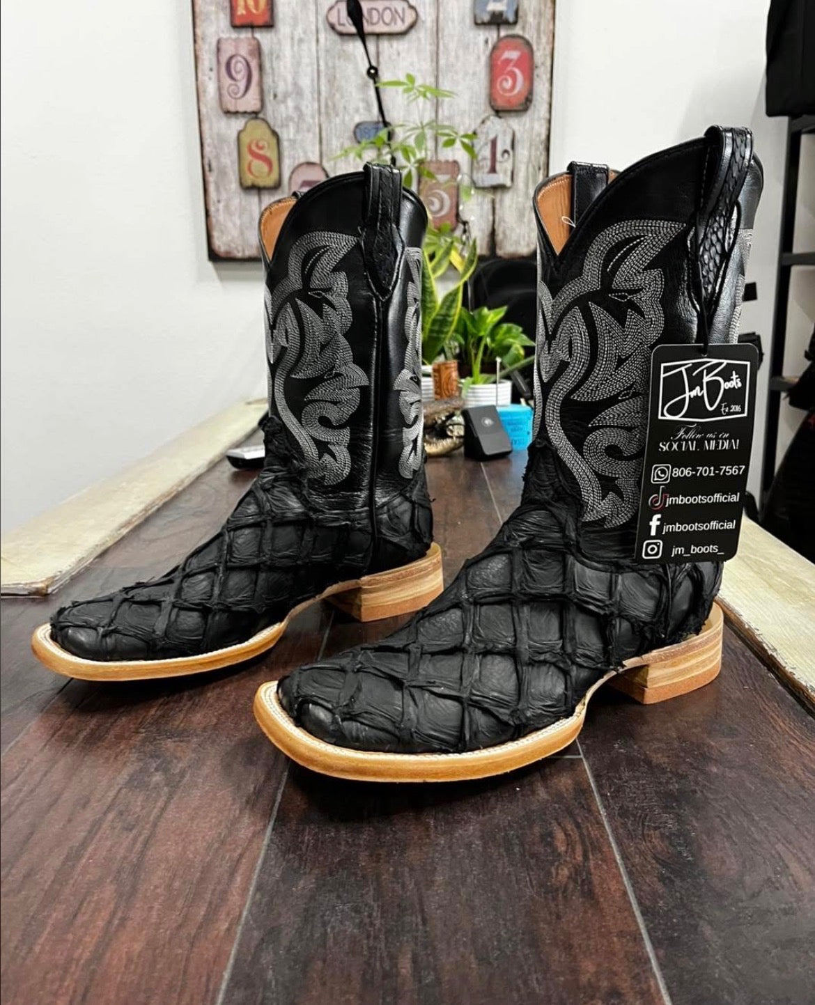 Pirarucu Matte Black