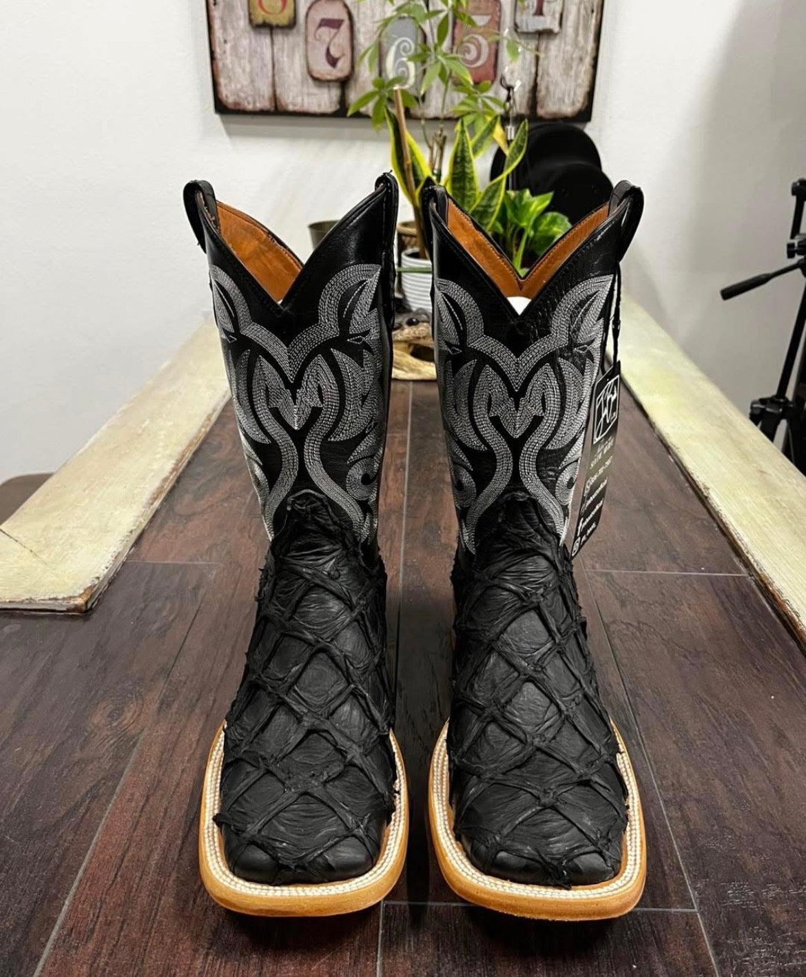 Pirarucu Matte Black