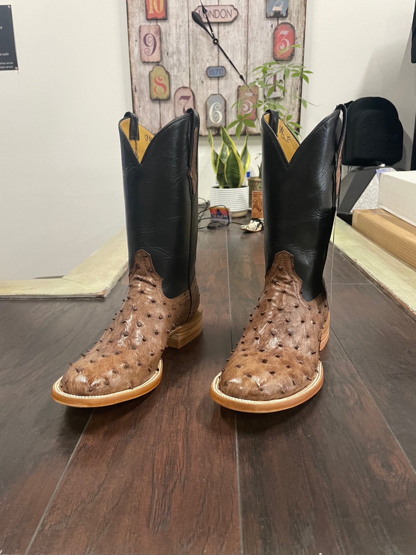 Ostrich Kango Tobacco