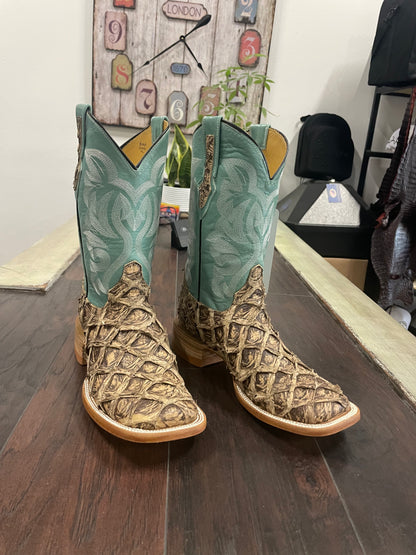 Pirarucu- Rustic Saddle Brown
