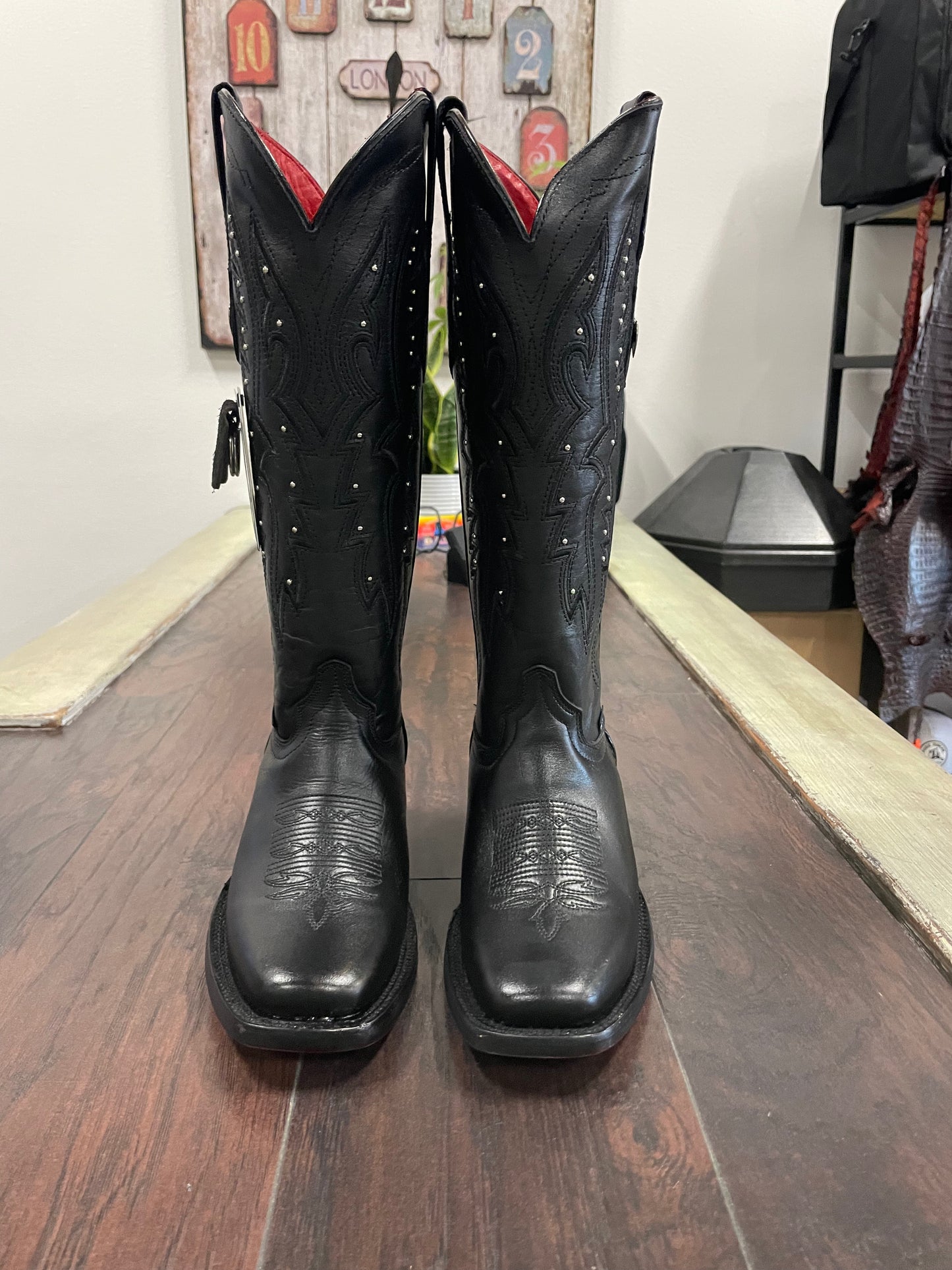 Alexa Beirut Negro Square Toe