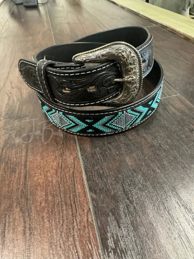 ARIAT 1 1/2 EMBROIDERY INLAY BL/BK