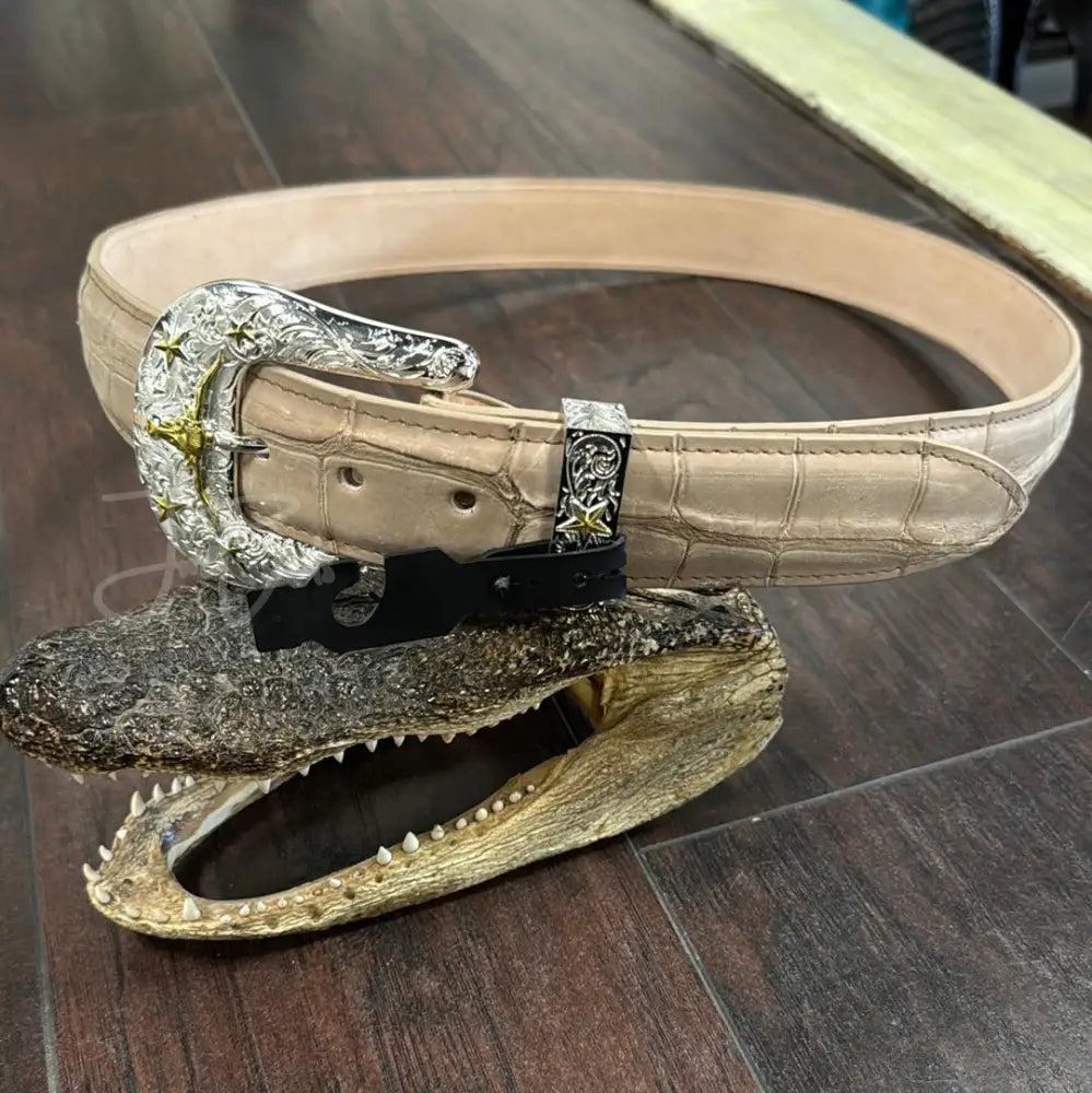 Belt Am.Alligator Hueso Matte - 1 1/2” - SZ 42 - Metal Buckle - Exotic- Belt