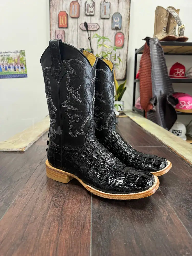 Caiman Tail- Black - 7 EE - Boots