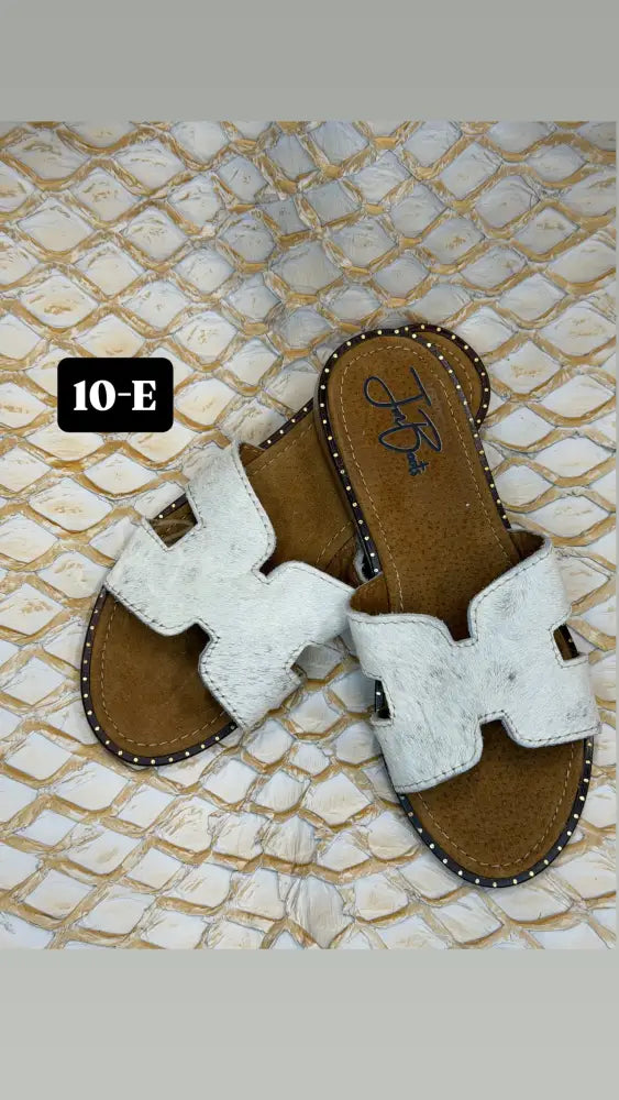 JM Cowhide sandals Sz 10 - 10-E