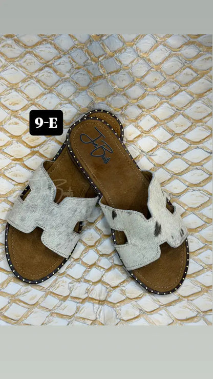 JM Cowhide sandals Sz 9 - 9-E