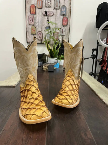 Pirarucu- Honey Boots