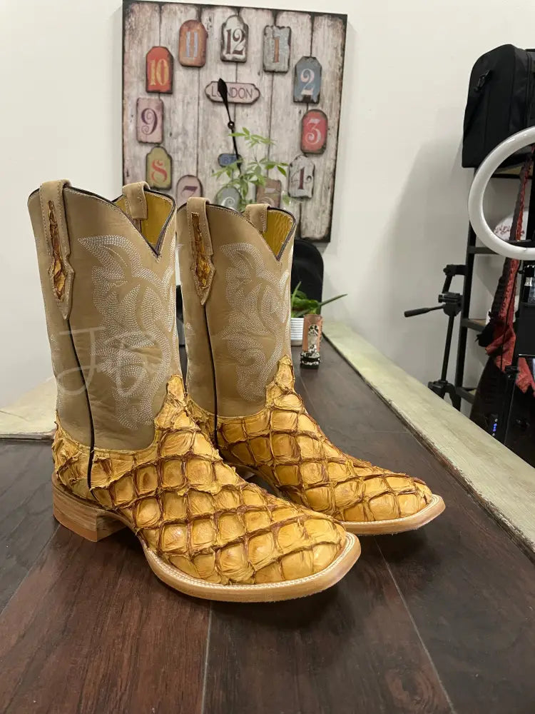 Pirarucu- Honey Boots