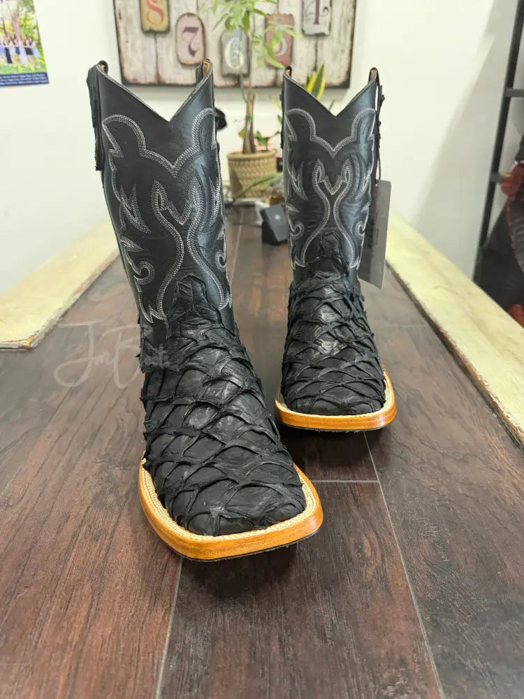 Pirarucu Matte Black - 11 EE - Boots