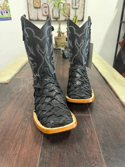 Pirarucu Matte Black - 11 EE - Boots