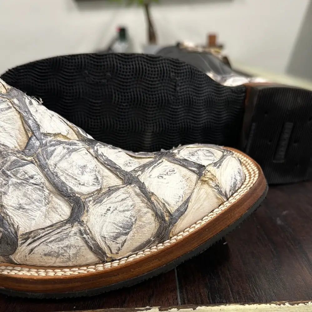 PRR white and silver - 7.5 EE-black tops & Rubber Soles - Boots