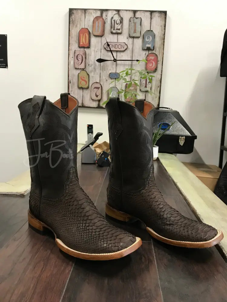 Python - Matte Chocolate Brown - 11 EE
