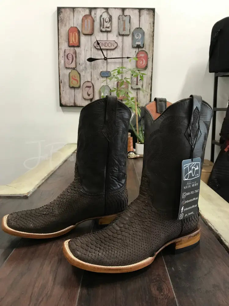 Python - Matte Chocolate Brown - 11 EE