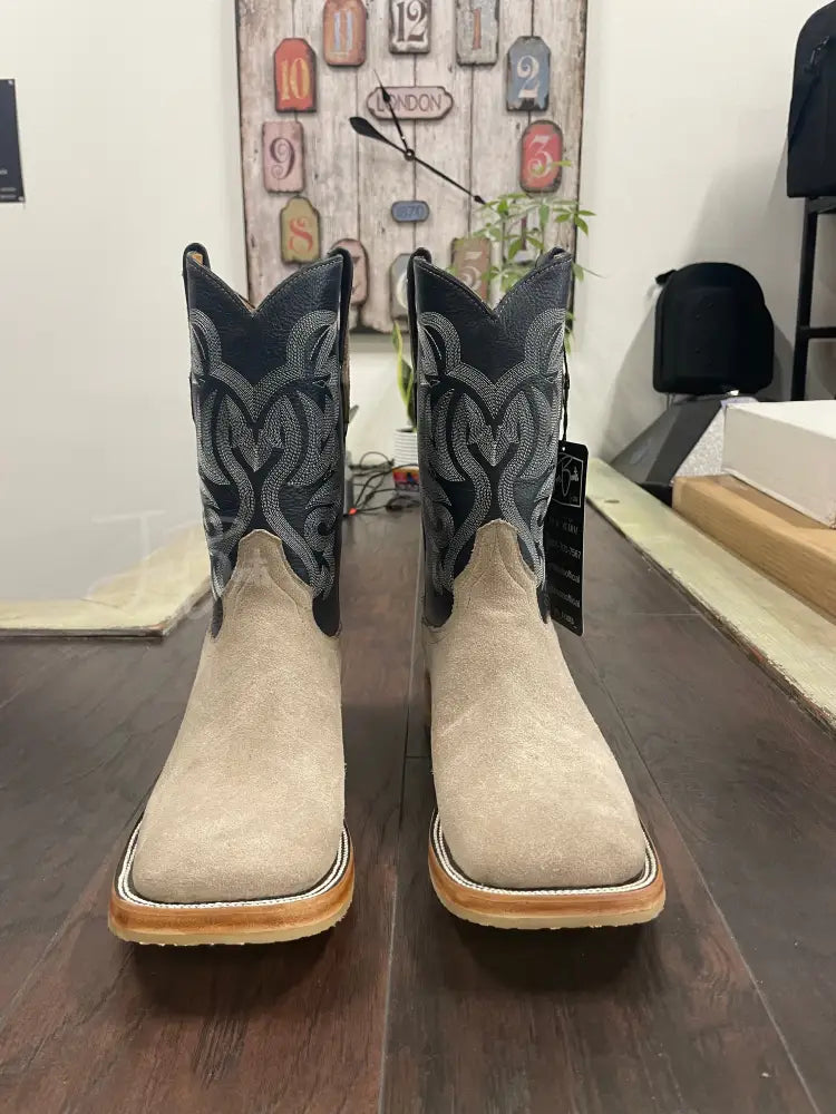 Roughout- Gray - 10.5 EE - Boots