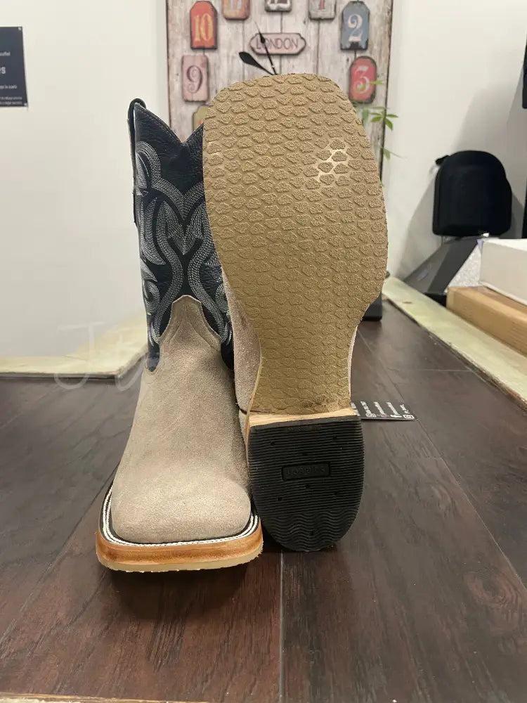 Roughout- Gray - 10.5 EE - Boots